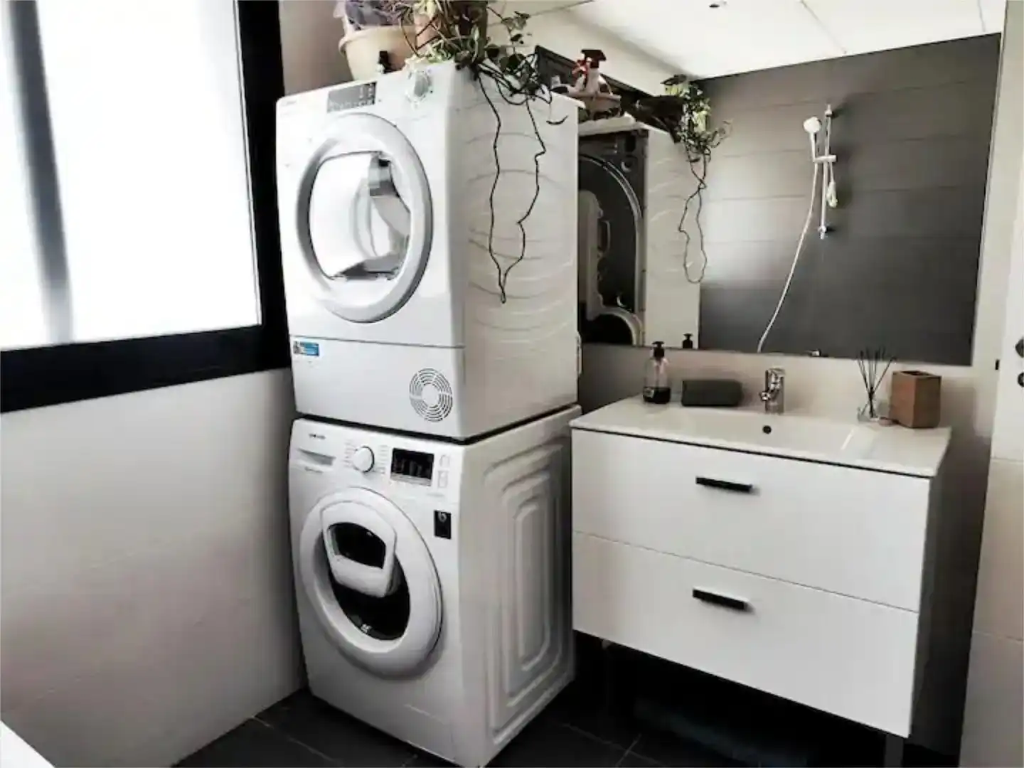 Badezimmer von Wohnung zur Miete in Málaga Capital mit Klimaanlage und Schwimmbad