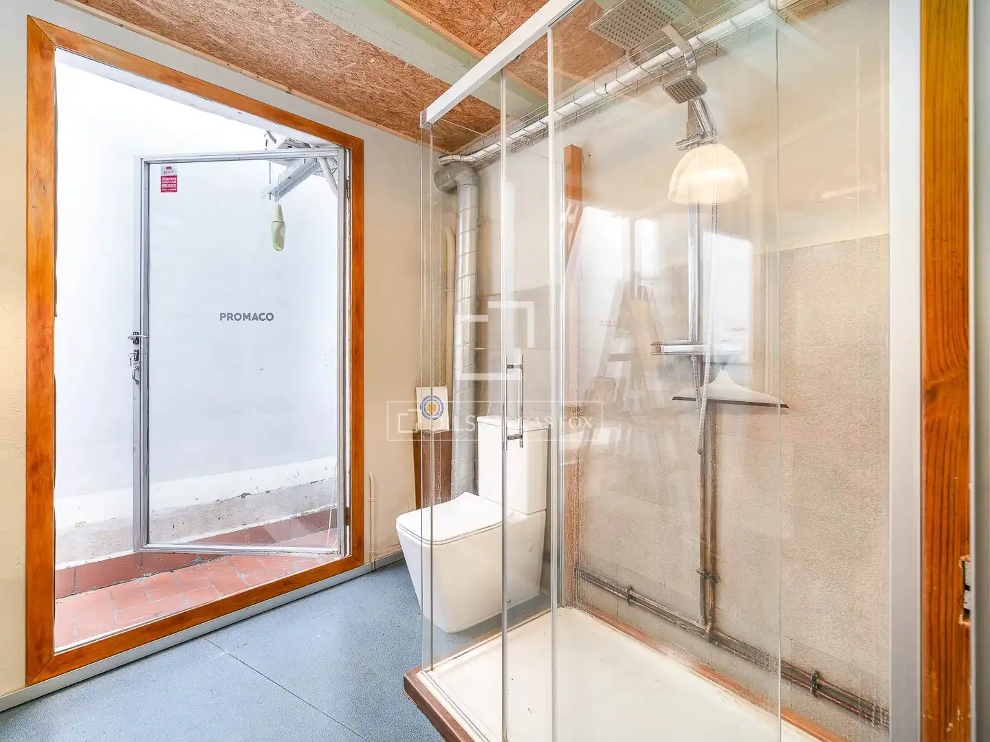 Baño de Piso en venta en Barcelona con Aire acondicionado, Calefacción y Terraza