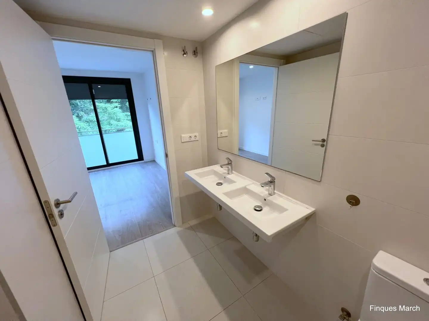 Baño de Piso de alquiler en Barcelona con Aire acondicionado, Calefacción y Parquet