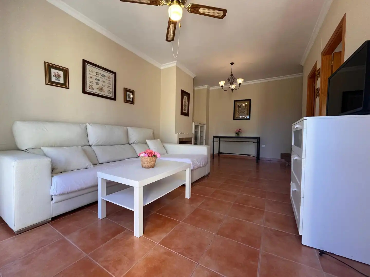 Sala de estar de Casa adosada en venta en Islantilla con Aire acondicionado, Terraza y Piscina