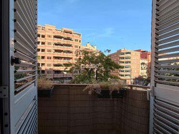 Piso con balcón en venta en Príncep de Viana - Clot - Xalets Humbert Torres