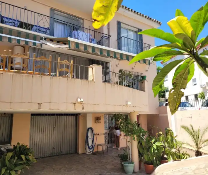 Vista exterior de Piso en venta en Marbella con Aire acondicionado, Calefacción y Terraza
