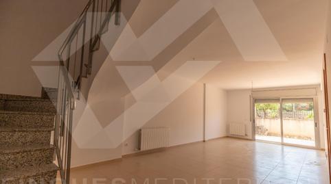 Foto 2 de Casa adosada en venta en Riudecanyes, Tarragona