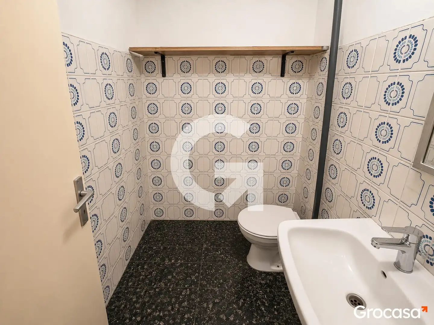 Baño de Local en venta en El Prat de Llobregat con Aire acondicionado