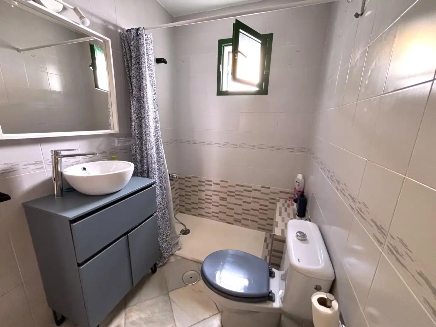 Baño de Piso en venta en El Portil con Calefacción, Terraza y Piscina