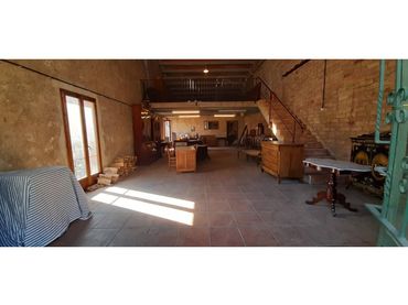 Locale commerciale in vendita a Berga