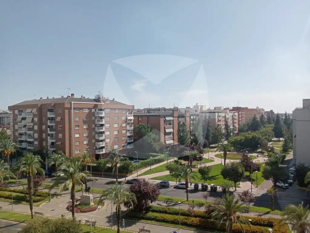 Vista exterior de Pis en venda en Badajoz amb Aire condicionat, Terrassa i Moblat