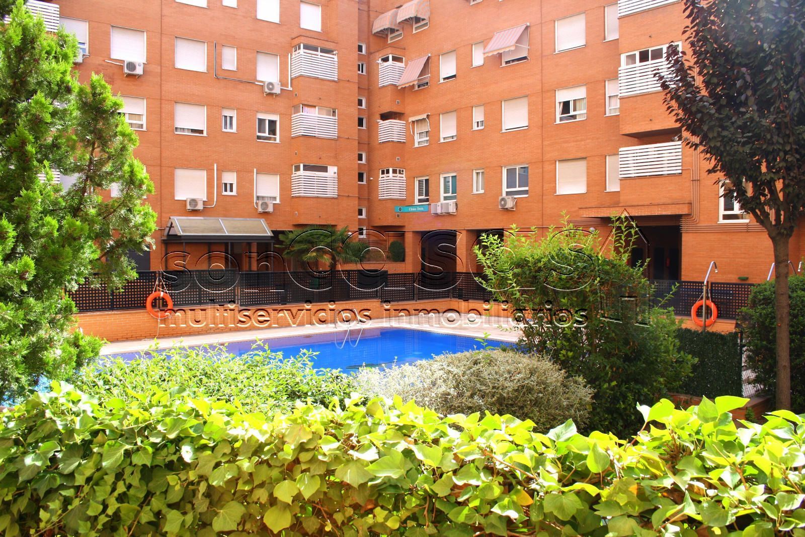 Vista exterior de Piso de alquiler en  Madrid Capital con Aire acondicionado, Calefacción y Parquet