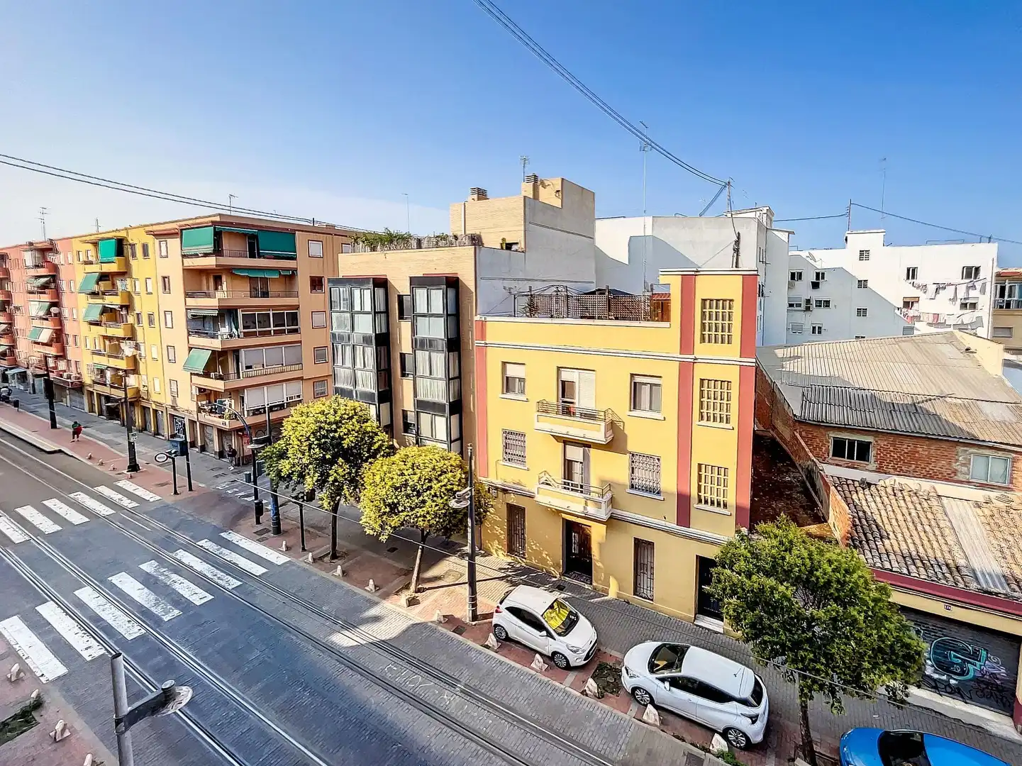 Vista exterior de Piso para compartir en Valencia con Aire acondicionado y Amueblado