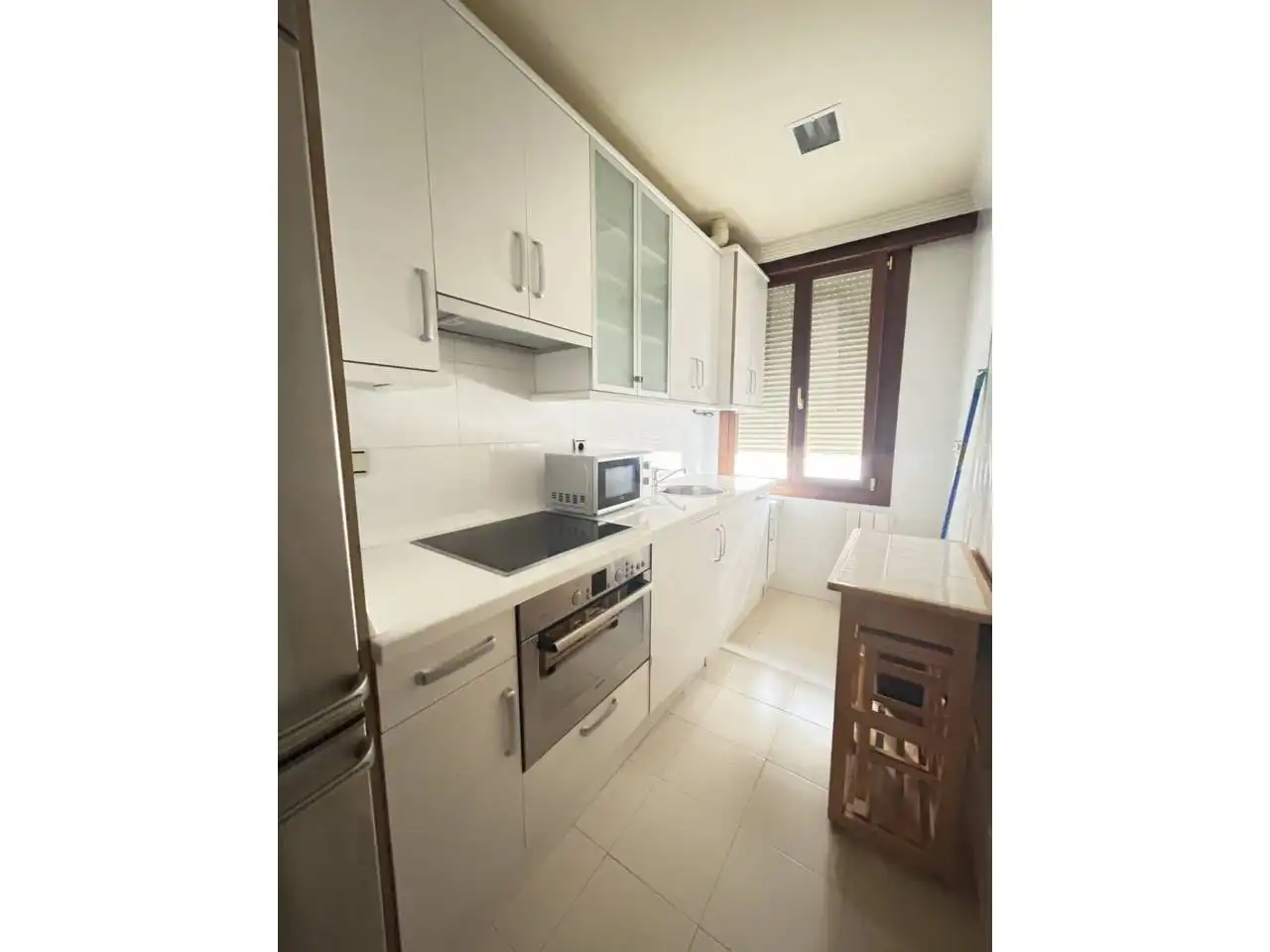 Cuina de Apartament en venda en Oviedo  amb Calefacció, Parquet i Moblat