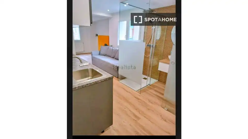 Dormitori de Apartament per a compartir en Santander amb Aire condicionat, Terrassa i Moblat