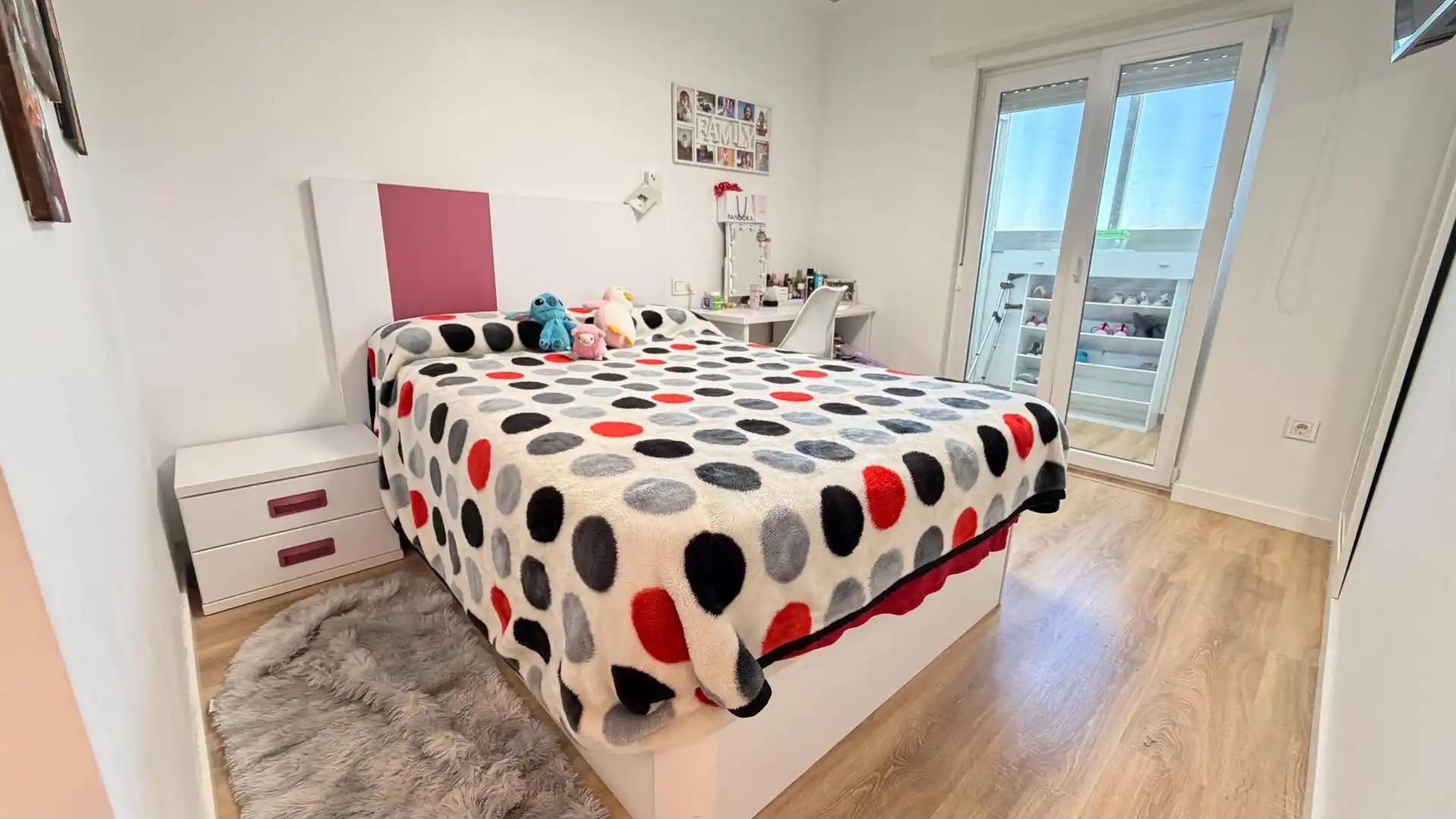 Schlafzimmer von Dachboden zum Verkauf in Elche / Elx mit Heizung, Terrasse und Abstellraum