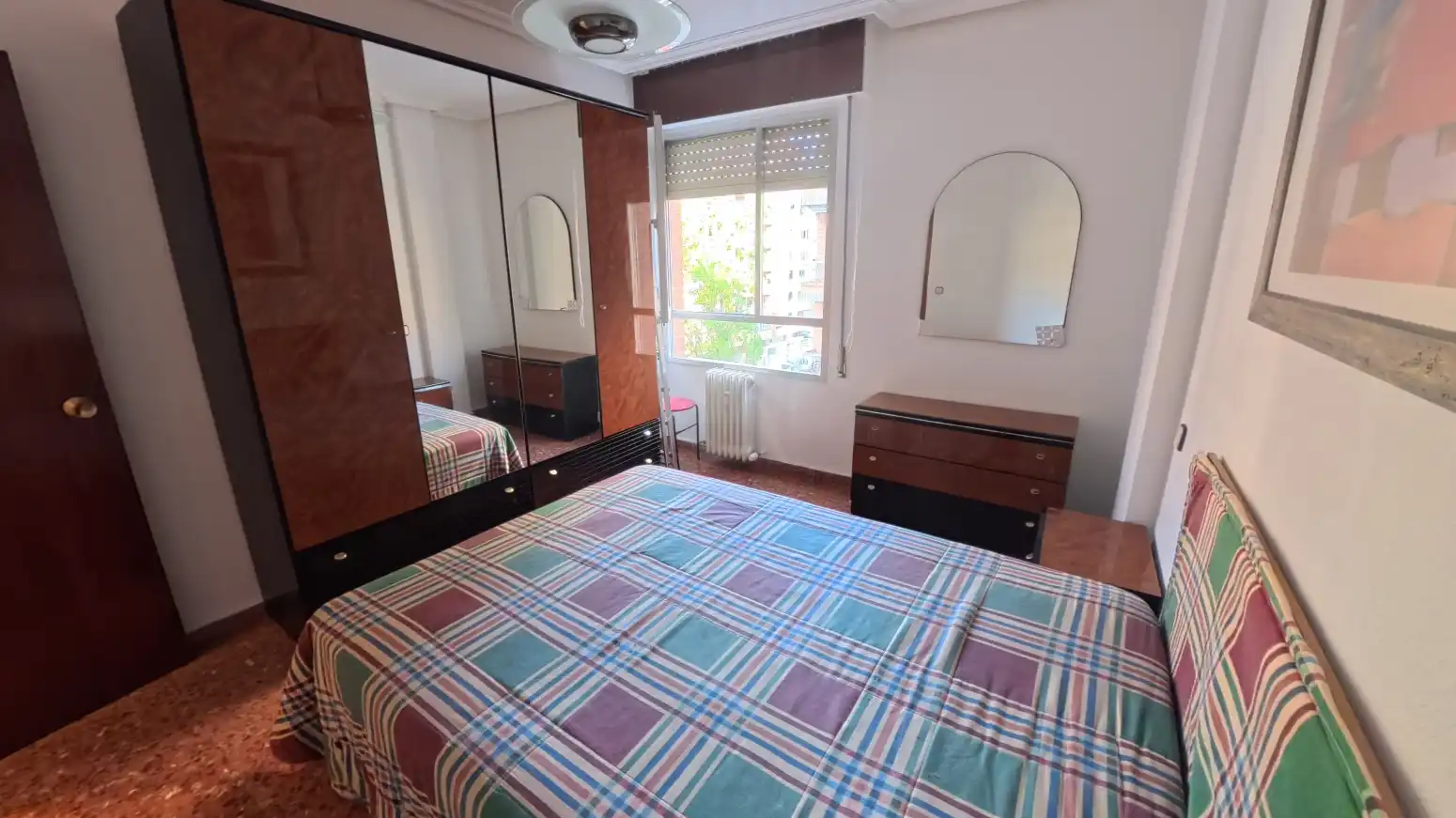 Habitación de Piso en venta en  Logroño con Calefacción, Parquet y Amueblado