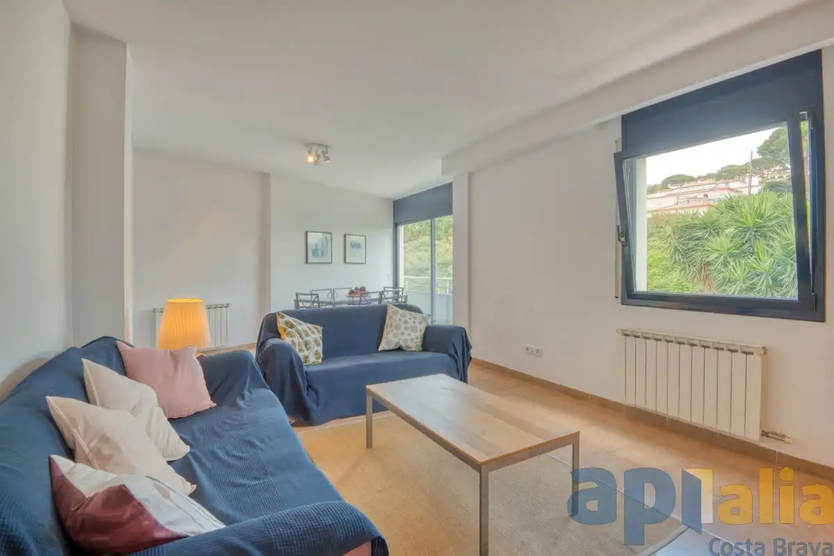 Living room of Attic for sale in Sant Feliu de Guíxols  with Terrace and Community pool