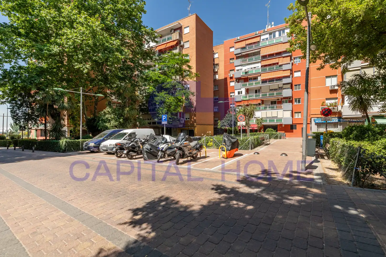Exterior view of Flat for sale in Fuenlabrada  with Alarm