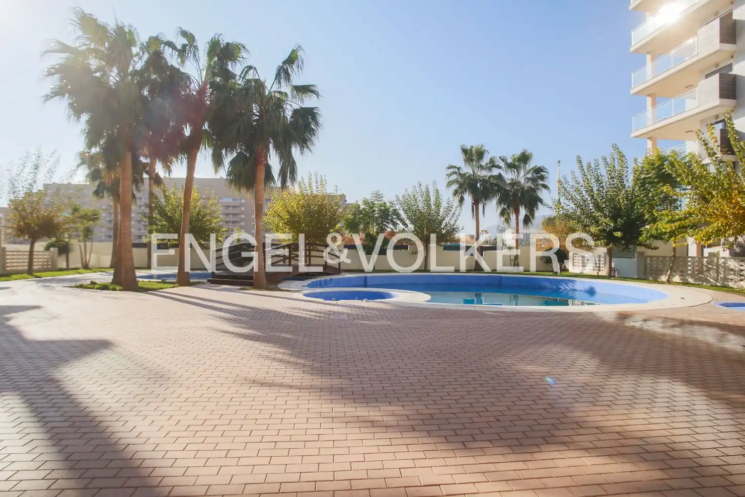 Schwimmbecken von Wohnung zum Verkauf in Oropesa del Mar / Orpesa mit Klimaanlage, Heizung und Privatgarten