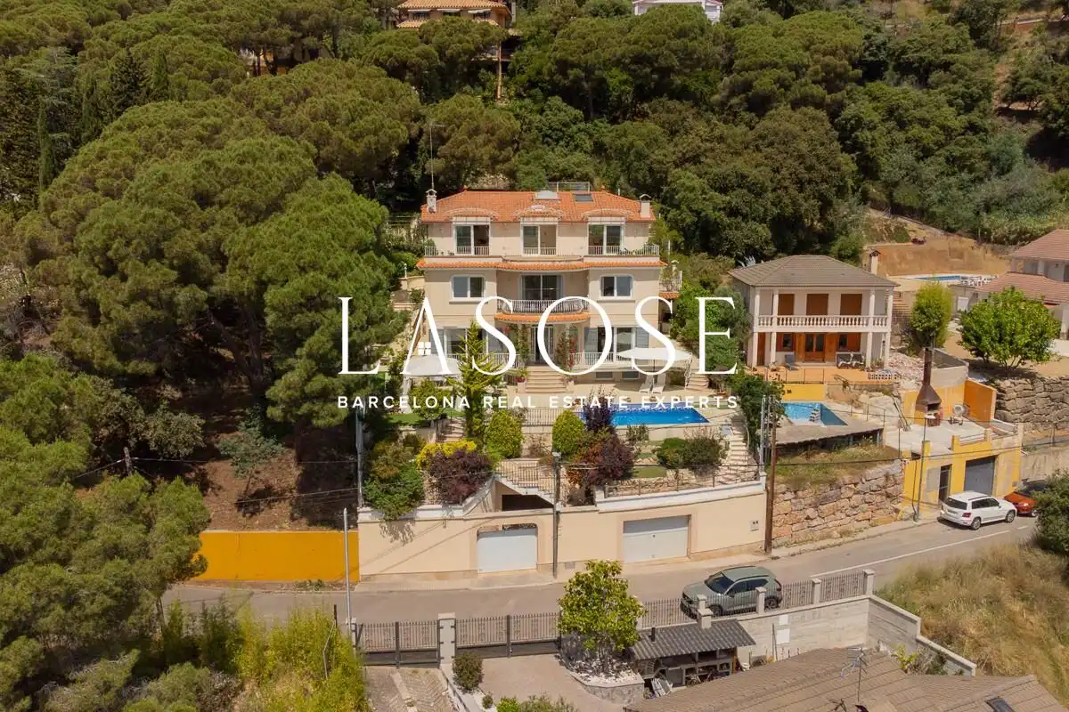 Exterior view of Houses for sale in Arenys de Munt  with Air Conditioner, Private garden and Terrace