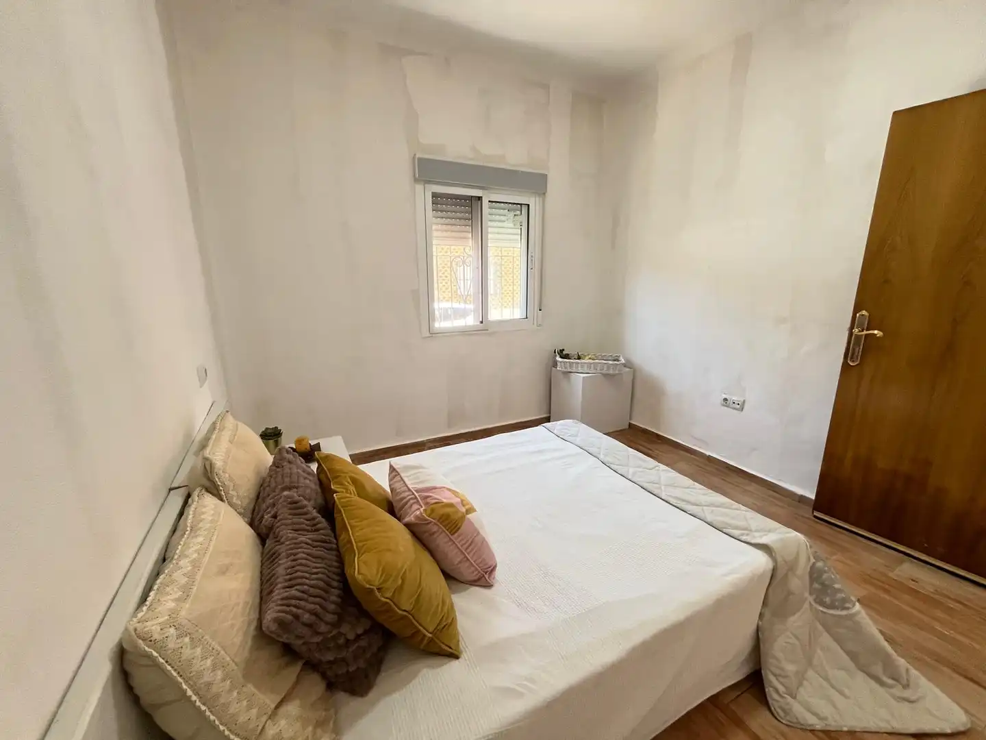 Bedroom of Flat for sale in Cartagena  with Air Conditioner and Oven