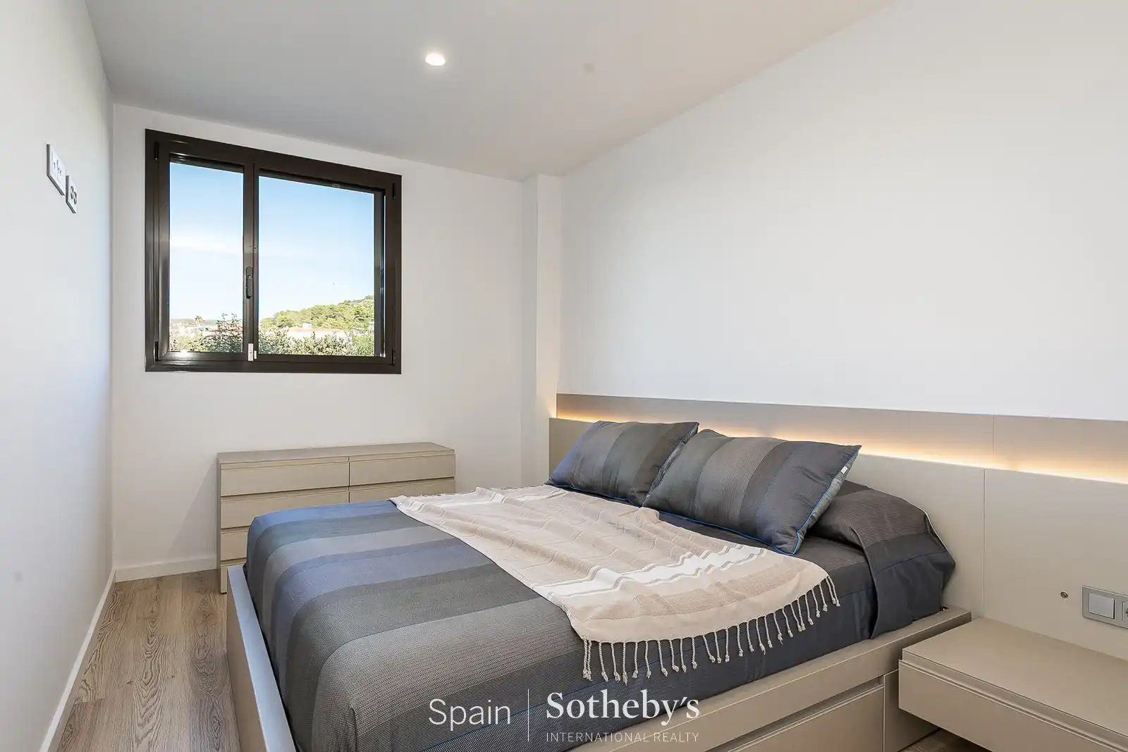 Dormitori de Apartament en venda en Sitges amb Aire condicionat, Jardí privat i Jacuzzi