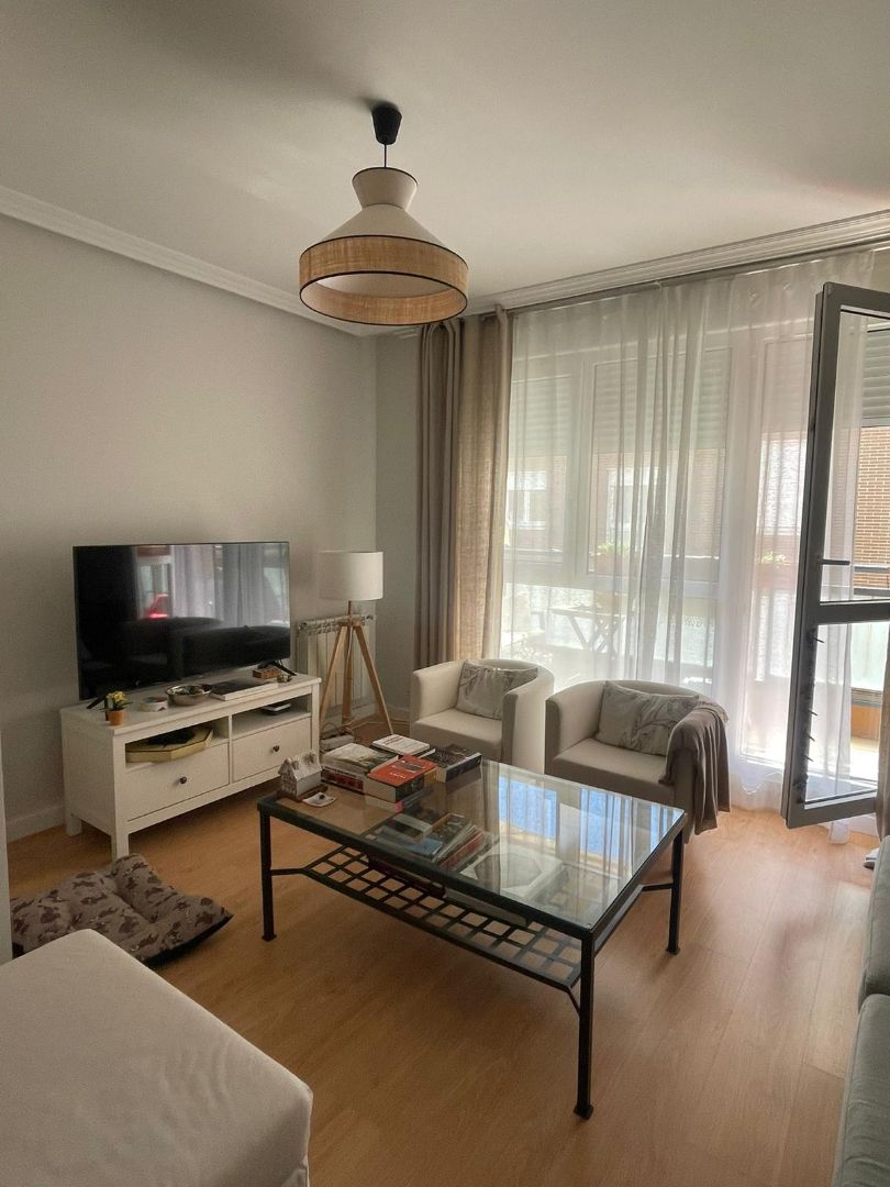 Living room of Flat to rent in Las Rozas de Madrid  with Air Conditioner, Heating and Private garden