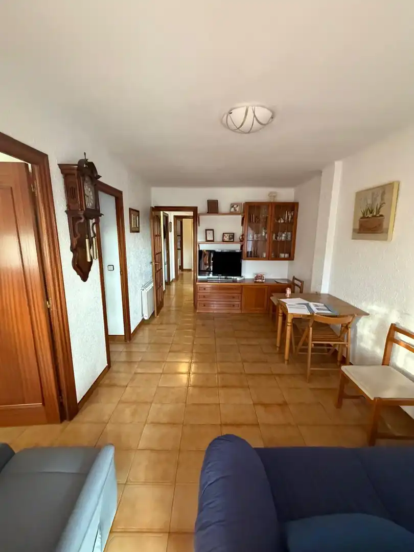 Sala de estar de Piso en venta en Cornellà de Llobregat con Calefacción y Amueblado