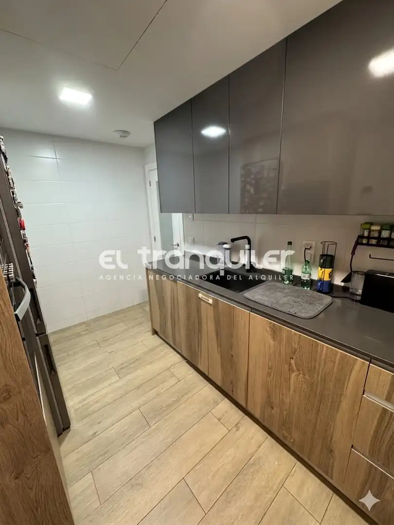 Kitchen of Flat for rent in Madrid  with Air Conditioner, Terrace and Storage room