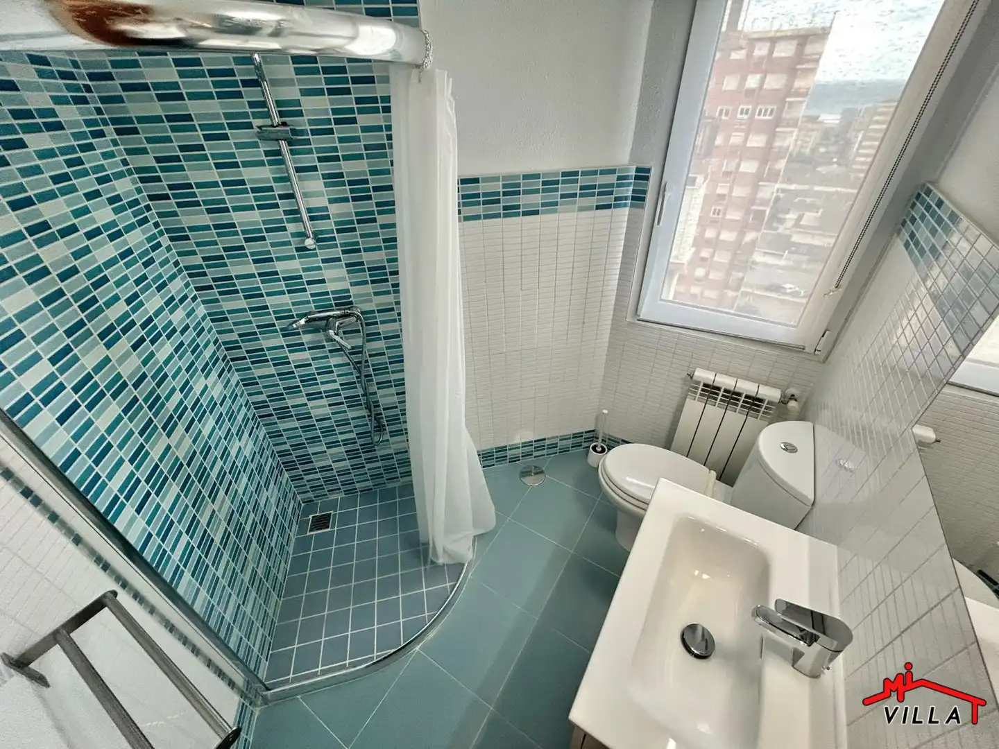 Badezimmer von Wohnung zum Verkauf in Laredo mit Heizung und Terrasse