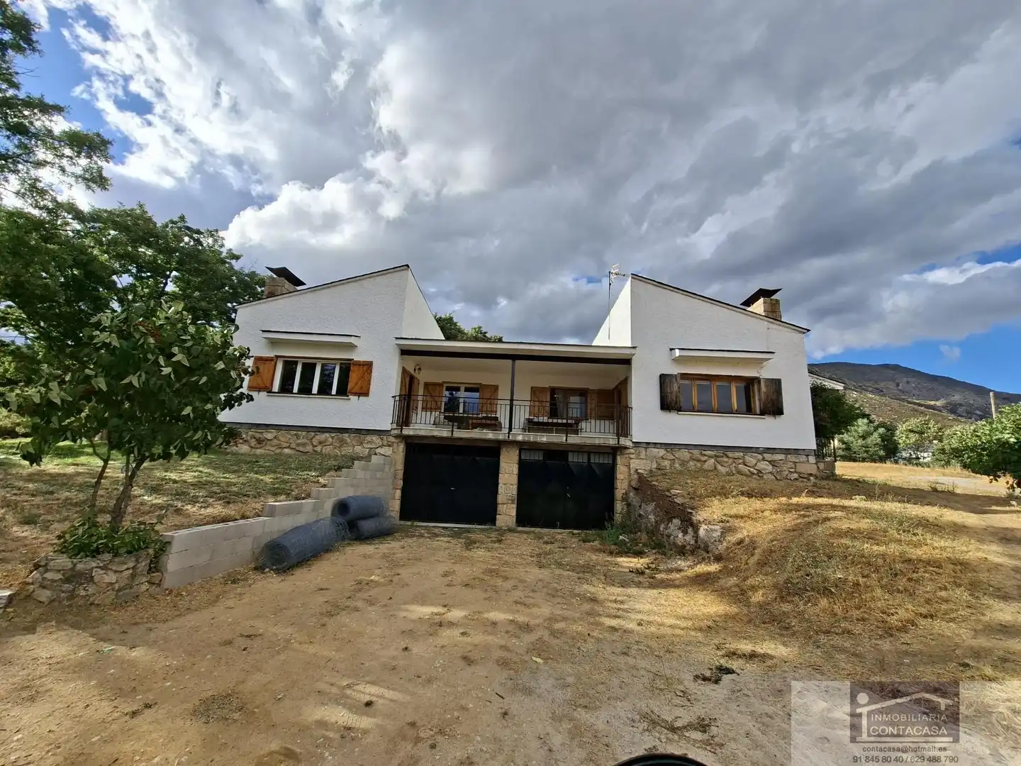 Vista exterior de Finca rústica en venda en Bustarviejo amb Calefacció i Terrassa