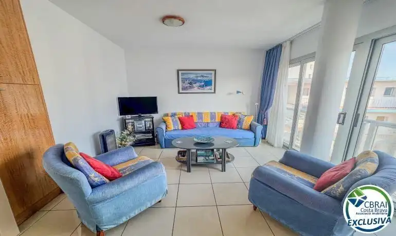 Living room of Apartments for sale in Roses  with Heating, Terrace and Furnished