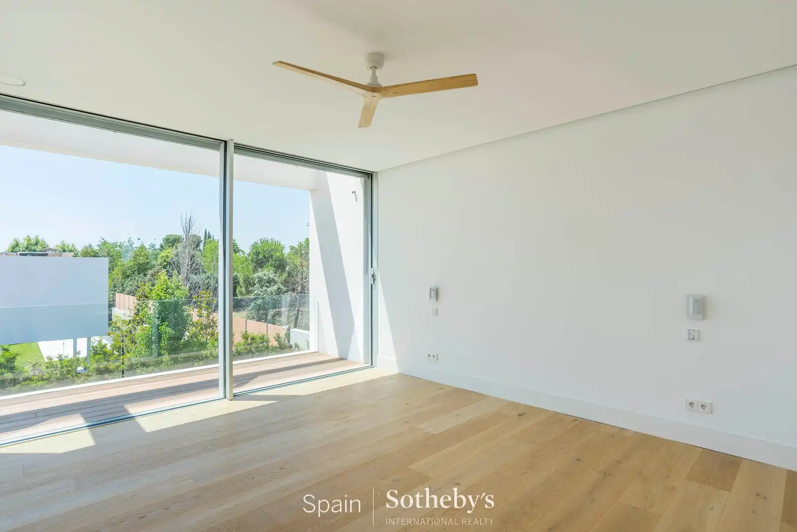 Bedroom of Houses for rent in Madrid  with Air Conditioner, Heating and Private garden