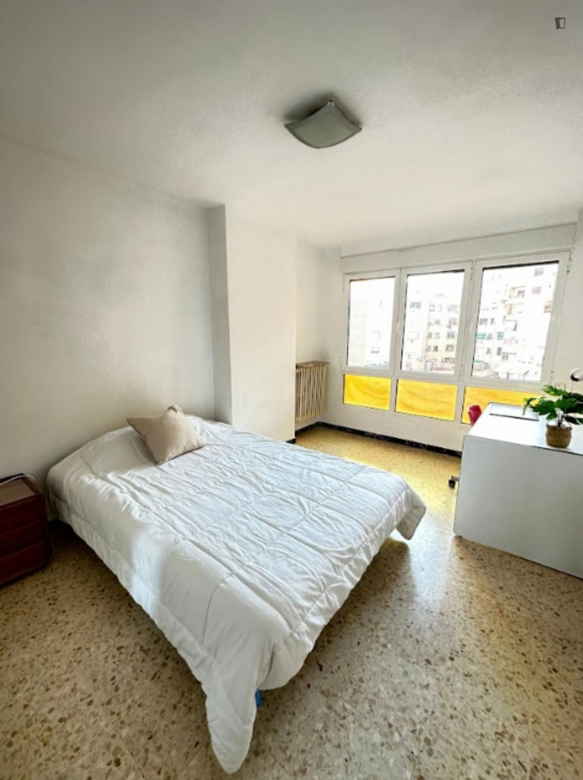 Apartment to share in San Pablo