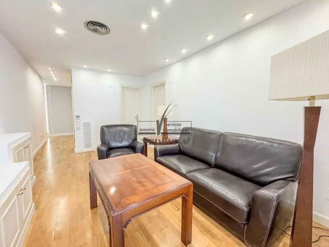 Sala d'estar de Apartament de lloguer en Zaragoza amb Aire condicionat, Calefacció i Forn
