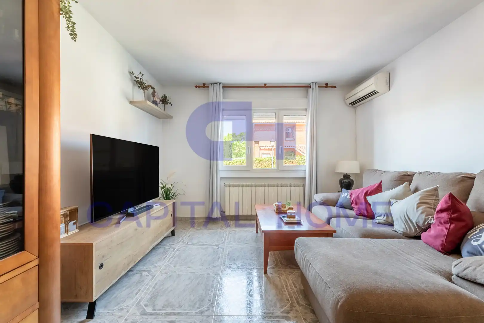 Sala de estar de Casa adosada en venta en Navalcarnero con Aire acondicionado, Calefacción y Jardín privado