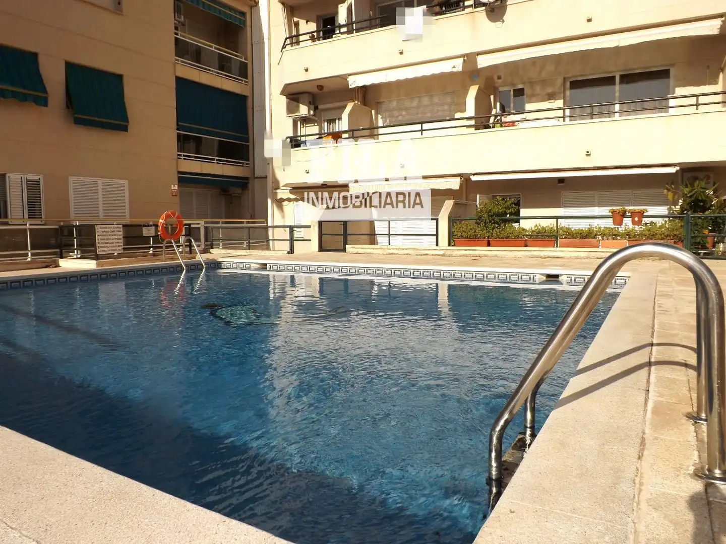 Schwimmbecken von Dachboden zum Verkauf in Calafell mit Terrasse, Schwimmbad und Gemeinschaftspool