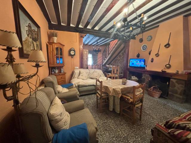 Casa-chalet en Venta en Calle Crucero en Almodóvar del Pinar