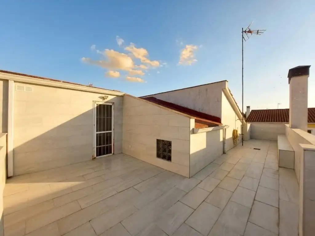 Vista exterior de Casa adosada en venda en Badajoz