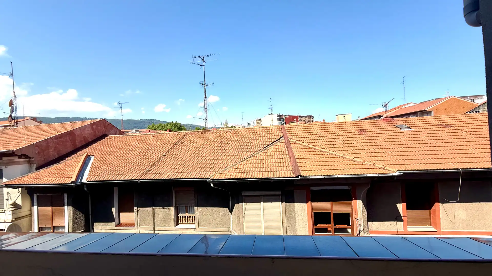 Vista exterior de Pis en venda en Barakaldo  amb Calefacció, Moblat i Balcó