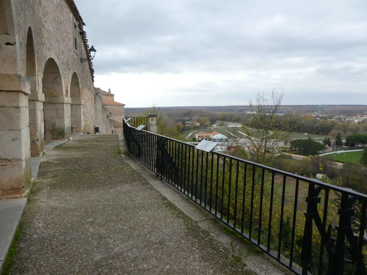 Terrassa de Casa adosada en venda en Zael amb Jardí privat i Moblat