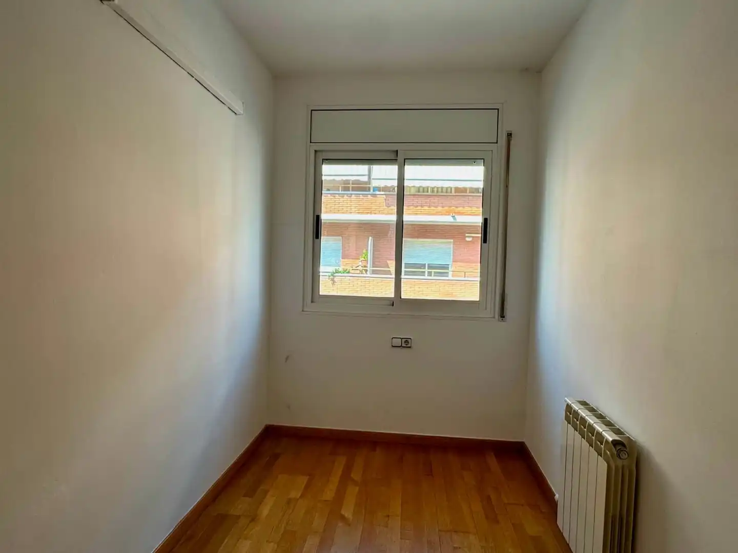 Habitación de Piso en venta en Molins de Rei con Aire acondicionado, Calefacción y Parquet