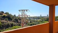 Vista exterior de Dúplex en venda en Marbella amb Aire condicionat i Terrassa