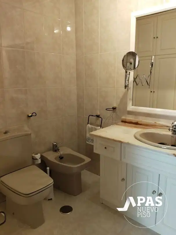 Bathroom of Flat for rent in Santander