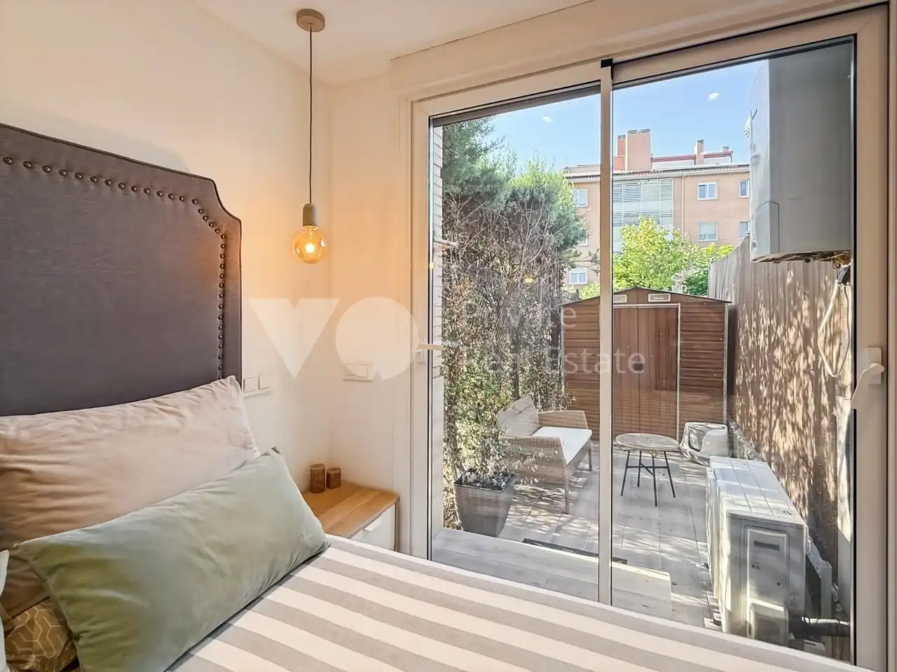Schlafzimmer von Erdgeschoss zum Verkauf in Boadilla del Monte mit Klimaanlage, Heizung und Privatgarten