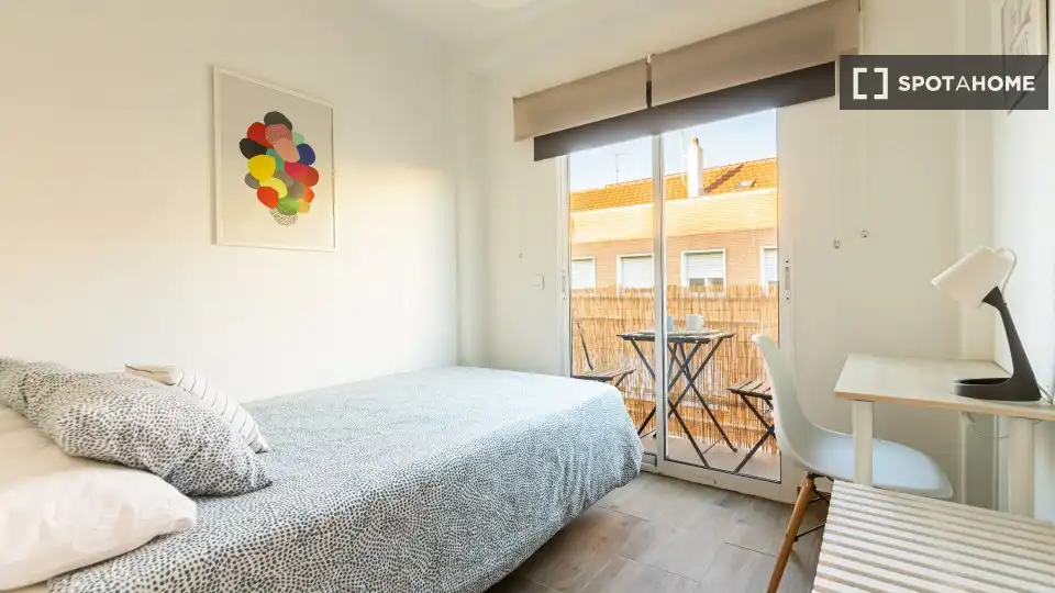 Bedroom of Flat for rent in Madrid  with Air Conditioner, Heating and Furnished