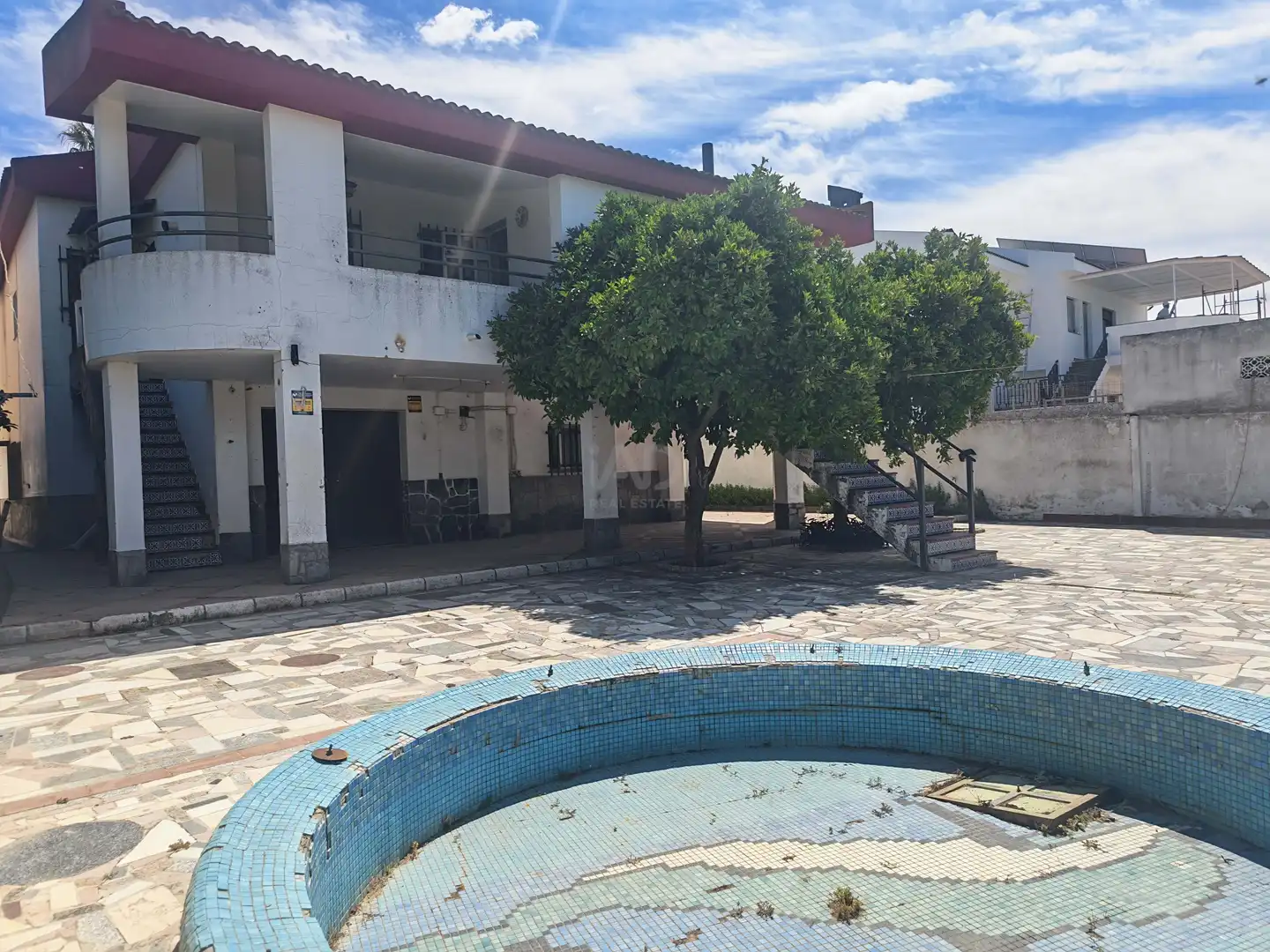 Vista exterior de Casa o xalet en venda en Rociana del Condado amb Calefacció i Terrassa