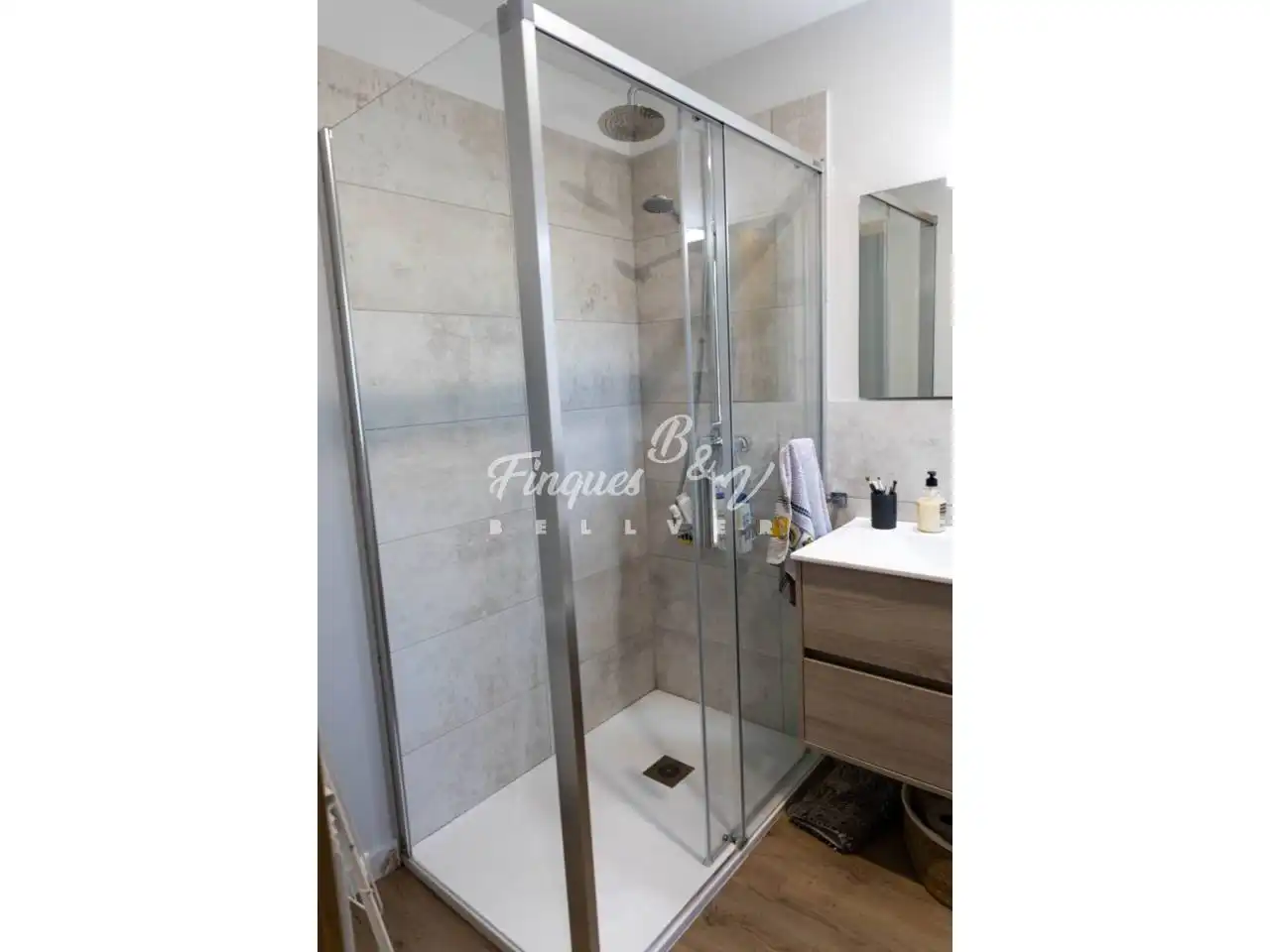 Baño de Apartamento en venta en Bellver de Cerdanya con Aire acondicionado, Calefacción y Parquet