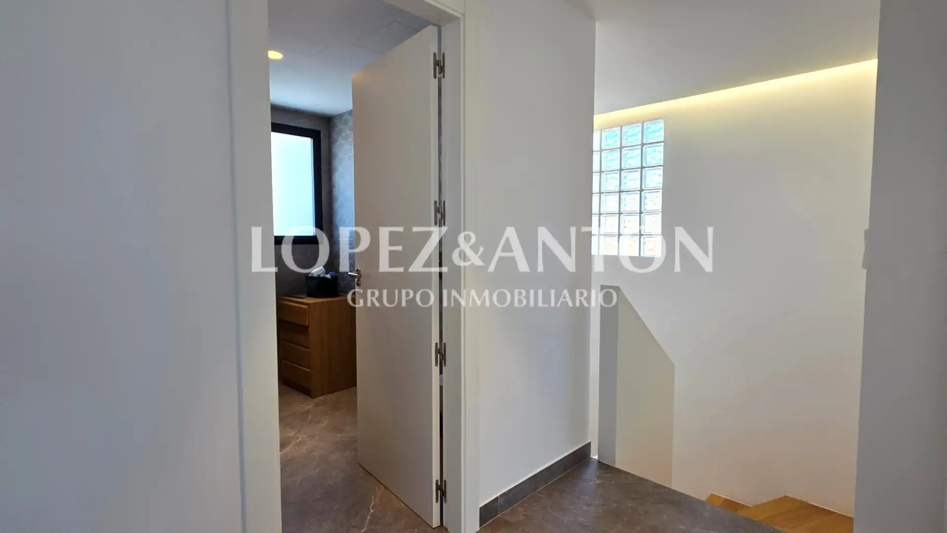 Houses for sale in L'Eliana  with Air Conditioner, Heating and Private garden