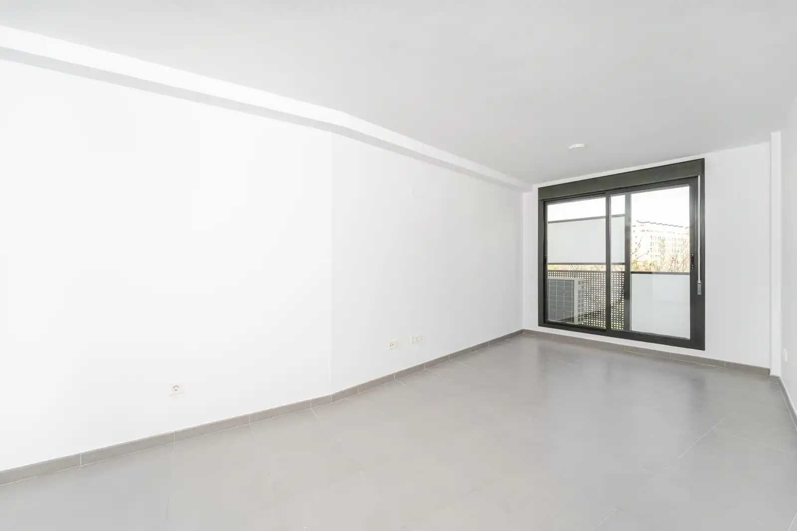 Piso con terraza en venta en Benicalap, imagen 2