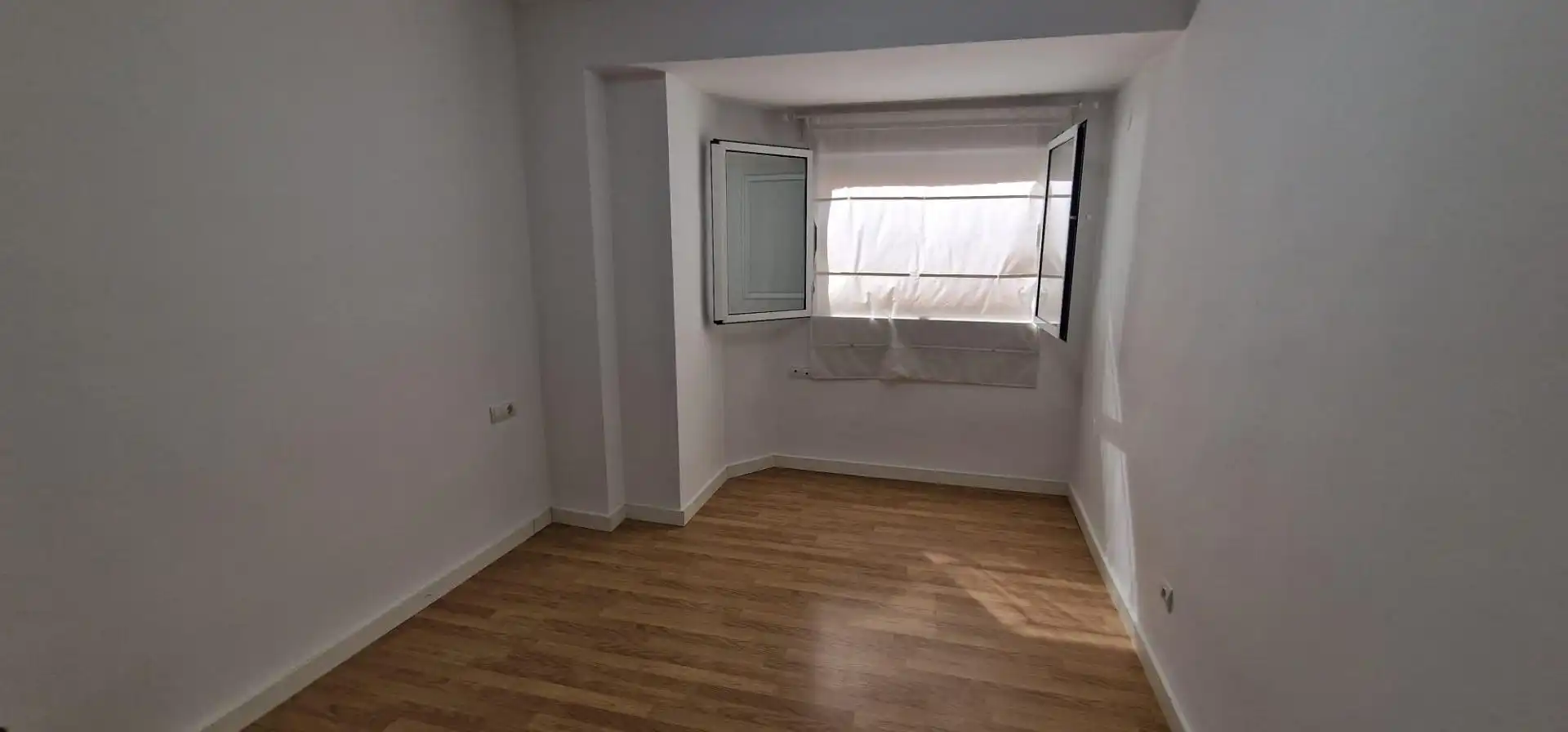 Bedroom of Flat for rent in Mislata  with Air Conditioner and Balcony