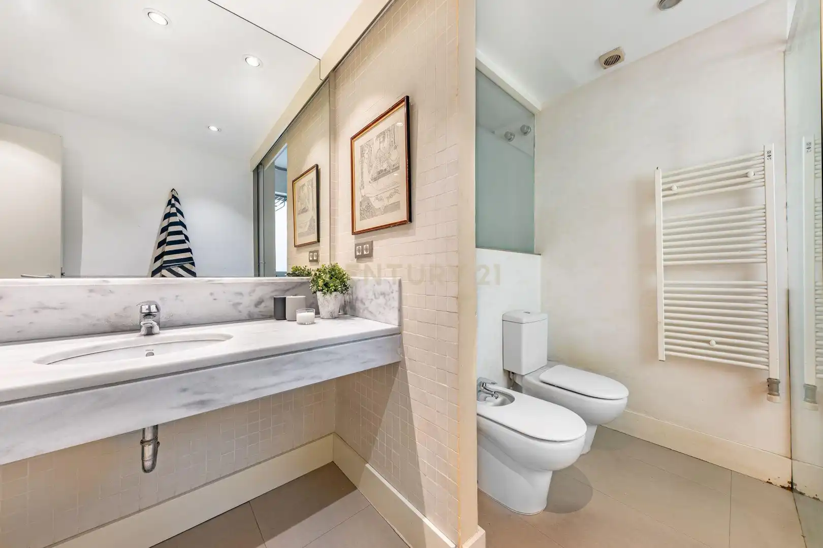 Bathroom of Houses for sale in Sant Cugat del Vallès