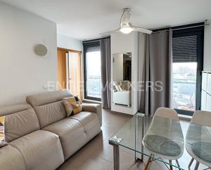 Sala d'estar de Apartament de lloguer en  Valencia Capital amb Aire condicionat i Balcó